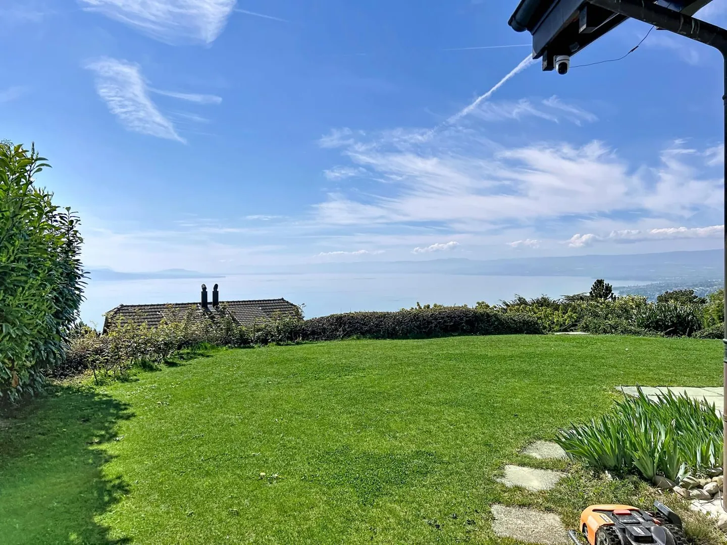 Beeindruckende Villa mit Seeblick - Foto 3 von 11