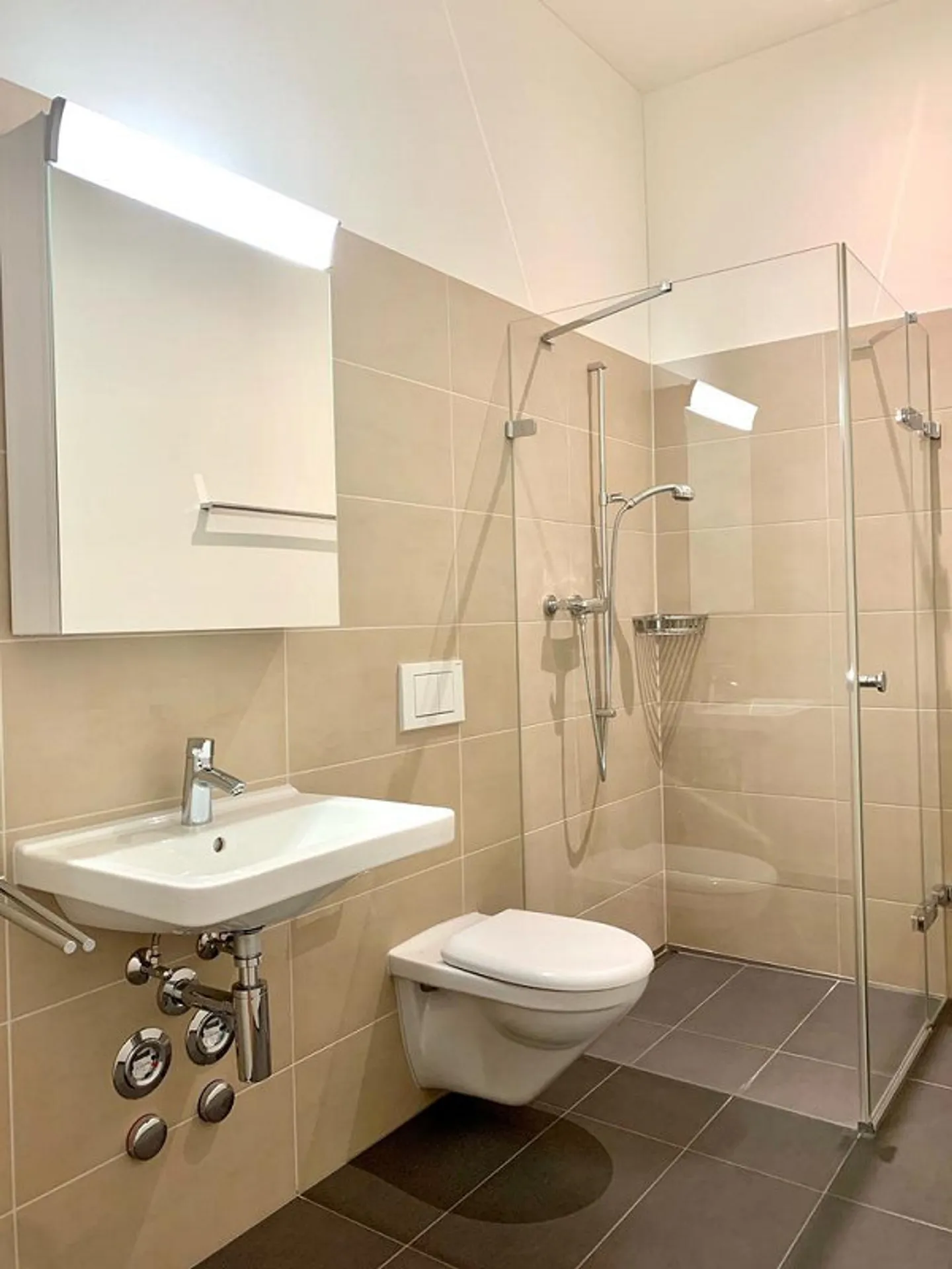 Appartement moderne 3.5 pièces - Photo 3 sur 8