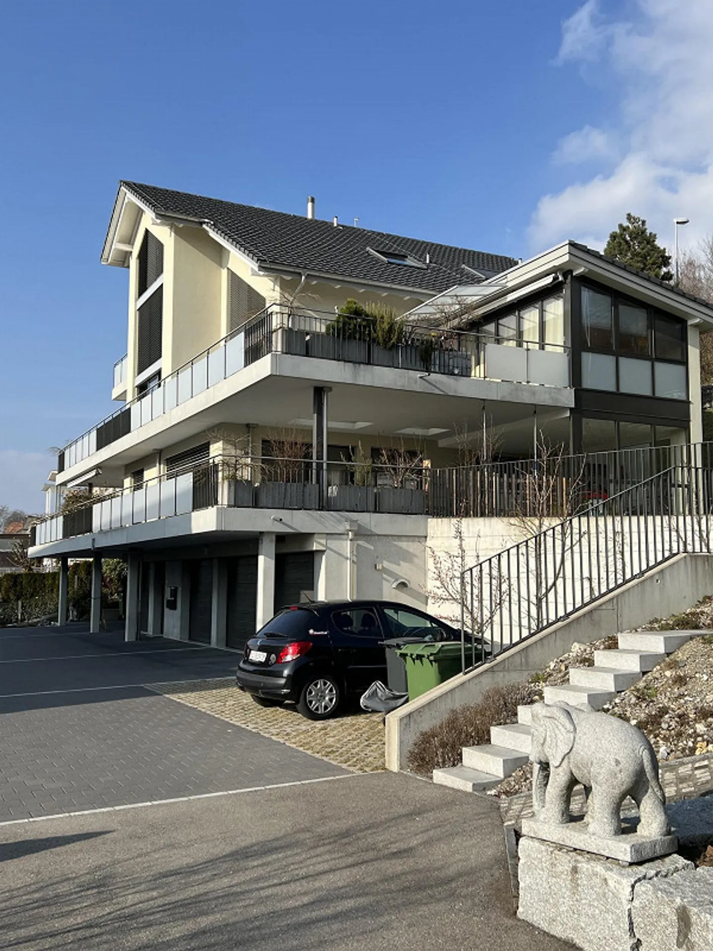 Moderne 4.5 Zi-Wohnung mit Traumbalkon - Photo 4 sur 8