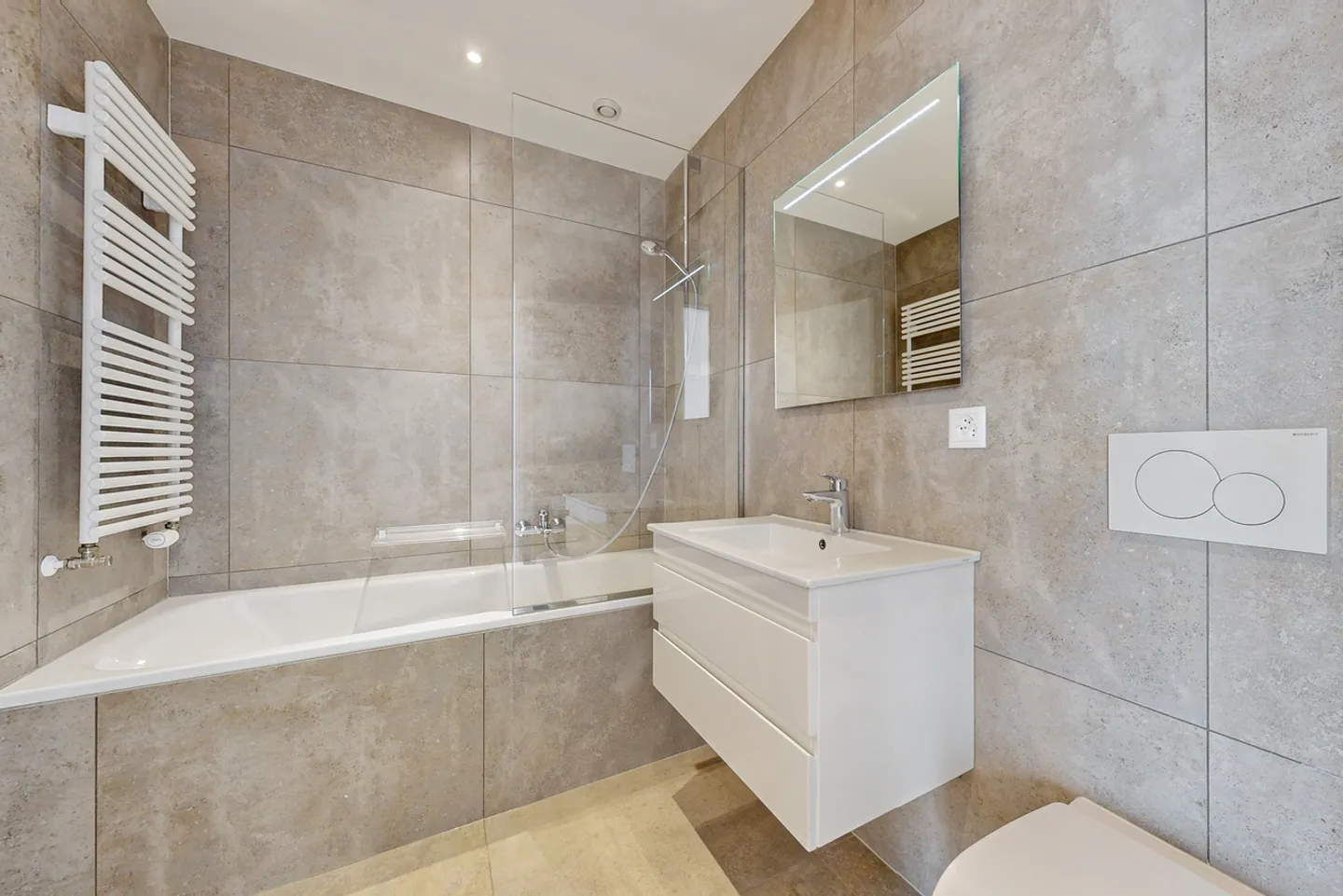 Living in a Maisonette Apartment in the Heart of Servette! - Photo 5 of 7