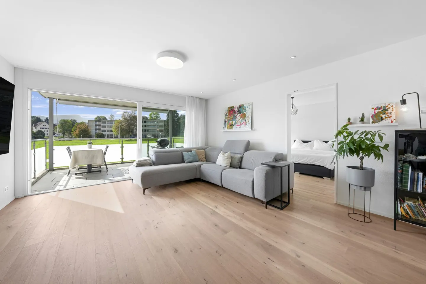 Vivre généreusement avec vue sur le Säntis - appartement moderne de 4,5 pièces à Herisau - Photo 2 sur 26