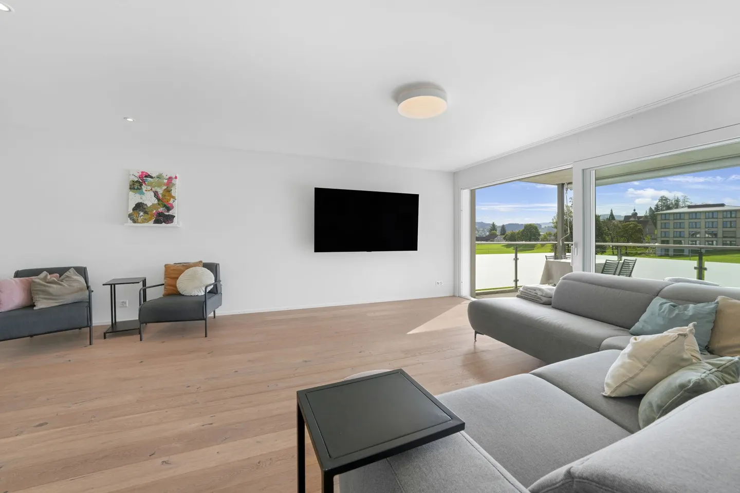 Vivre généreusement avec vue sur le Säntis - appartement moderne de 4,5 pièces à Herisau - Photo 3 sur 26