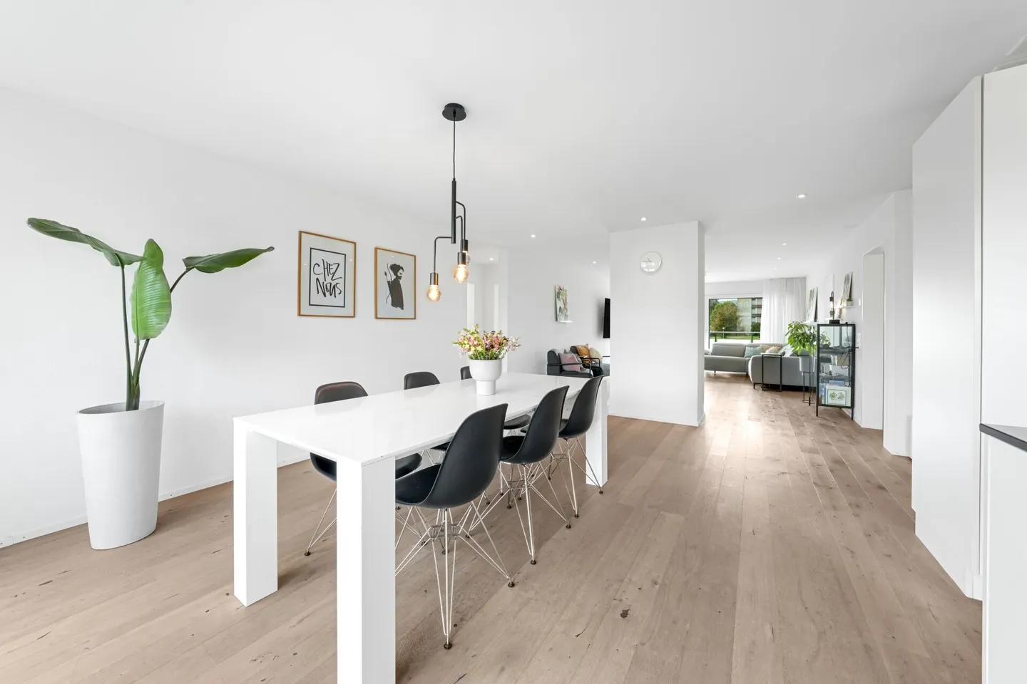 Vivre généreusement avec vue sur le Säntis - appartement moderne de 4,5 pièces à Herisau - Photo 4 sur 26