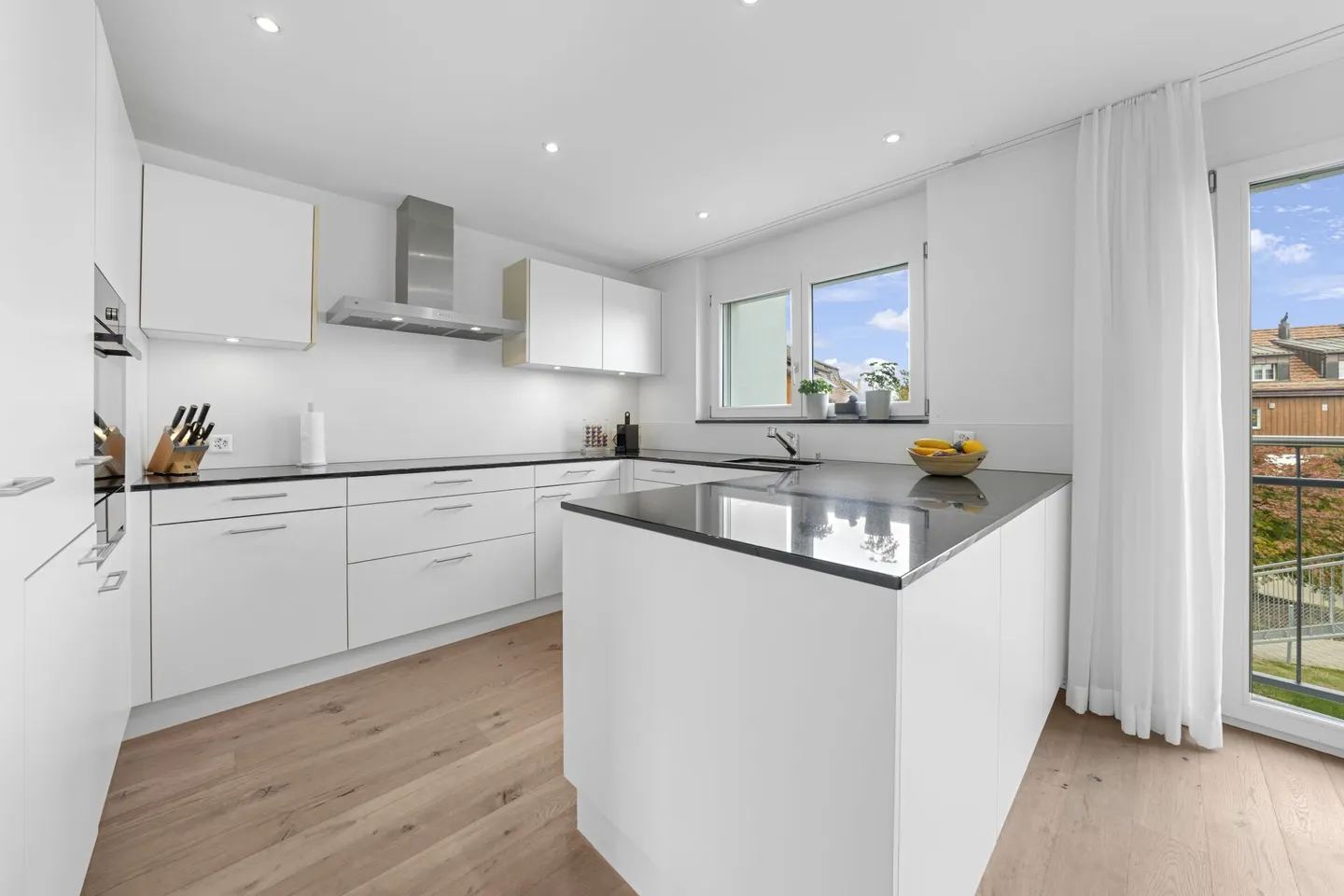 Vivre généreusement avec vue sur le Säntis - appartement moderne de 4,5 pièces à Herisau - Photo 8 sur 26