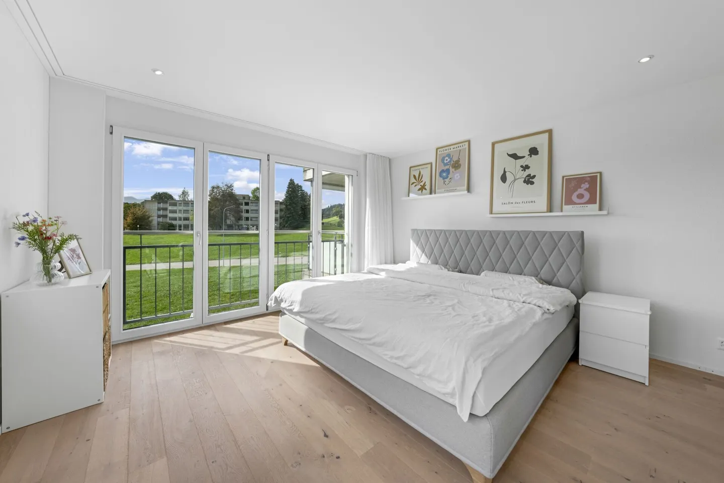 Vivre généreusement avec vue sur le Säntis - appartement moderne de 4,5 pièces à Herisau - Photo 10 sur 26