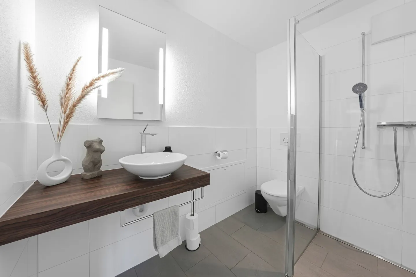 Vivre généreusement avec vue sur le Säntis - appartement moderne de 4,5 pièces à Herisau - Photo 13 sur 26