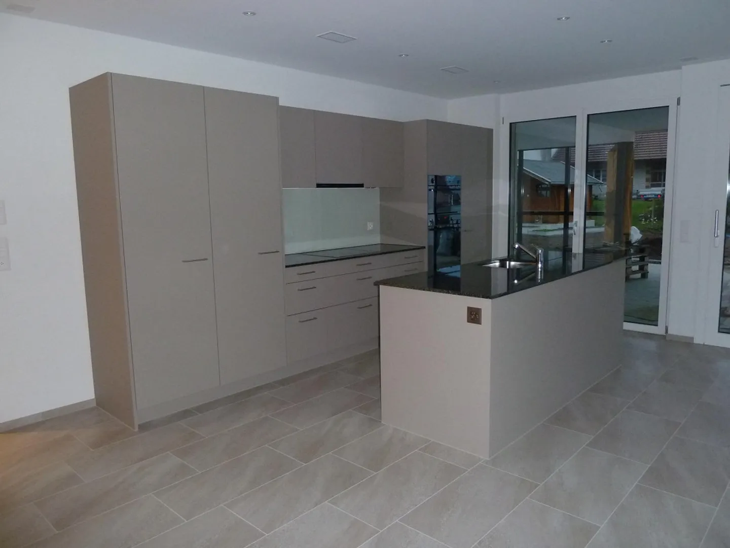 Moderne 4.5 Zi-Wohnung mit Traumbalkon - Photo 6 sur 8