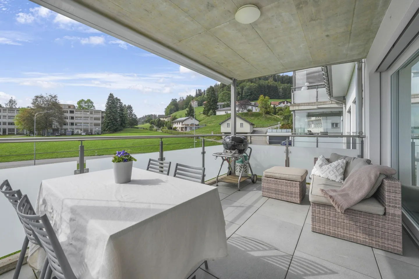 Vivre généreusement avec vue sur le Säntis - appartement moderne de 4,5 pièces à Herisau - Photo 17 sur 26