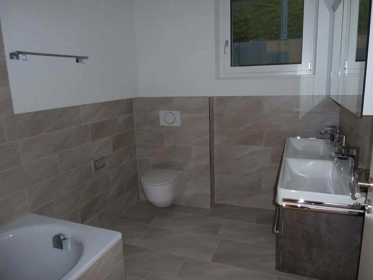 Moderne 4.5 Zi-Wohnung mit Traumbalkon - Photo 7 sur 8