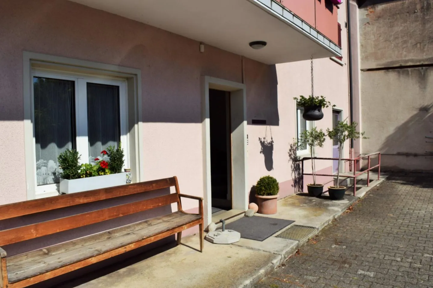Immeuble d'investissement à Courrendlin - Photo 3 sur 13