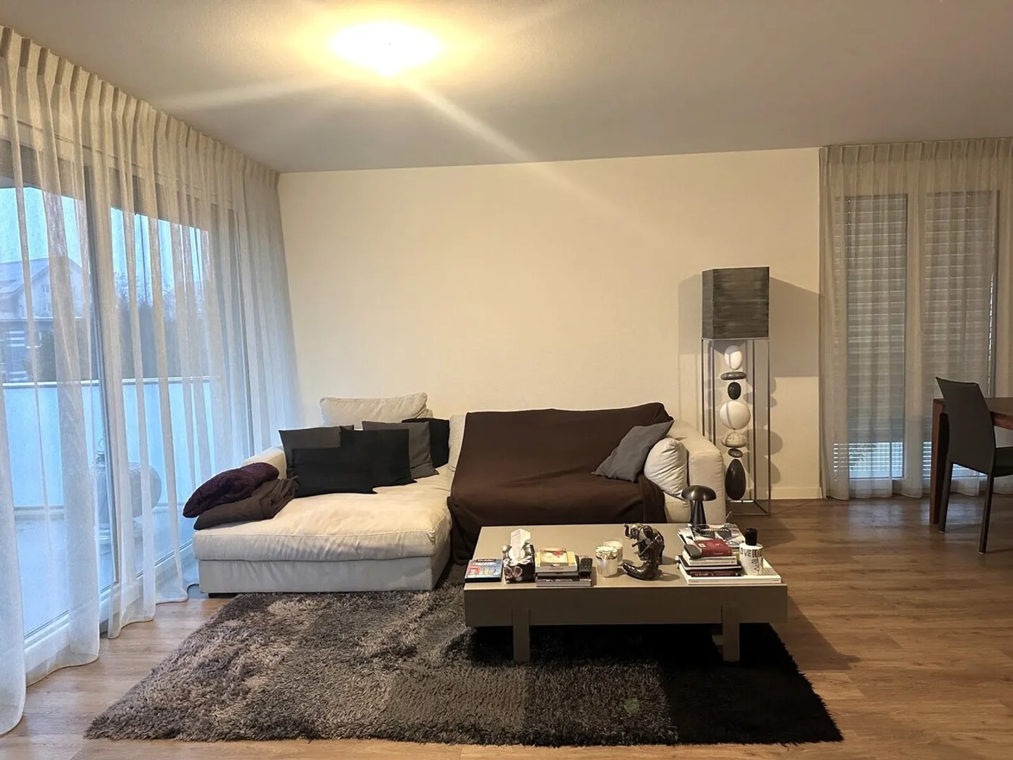 Appartement spacieux 4.5 pièces - Photo 2 sur 11