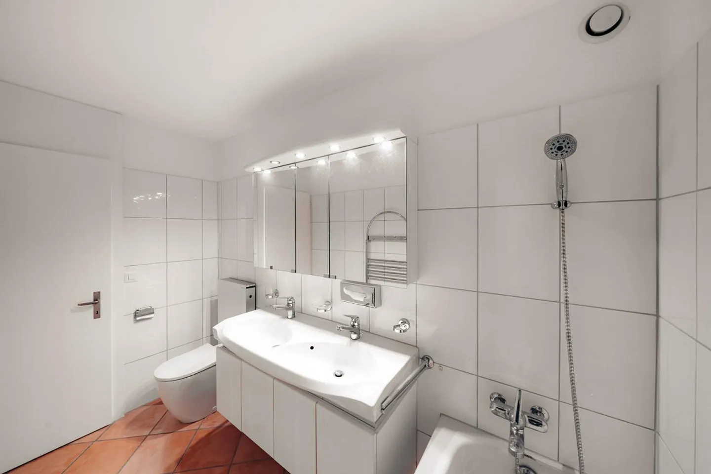 Prima locazione: Elegante casa con terrazza e vista - Foto 7 di 12