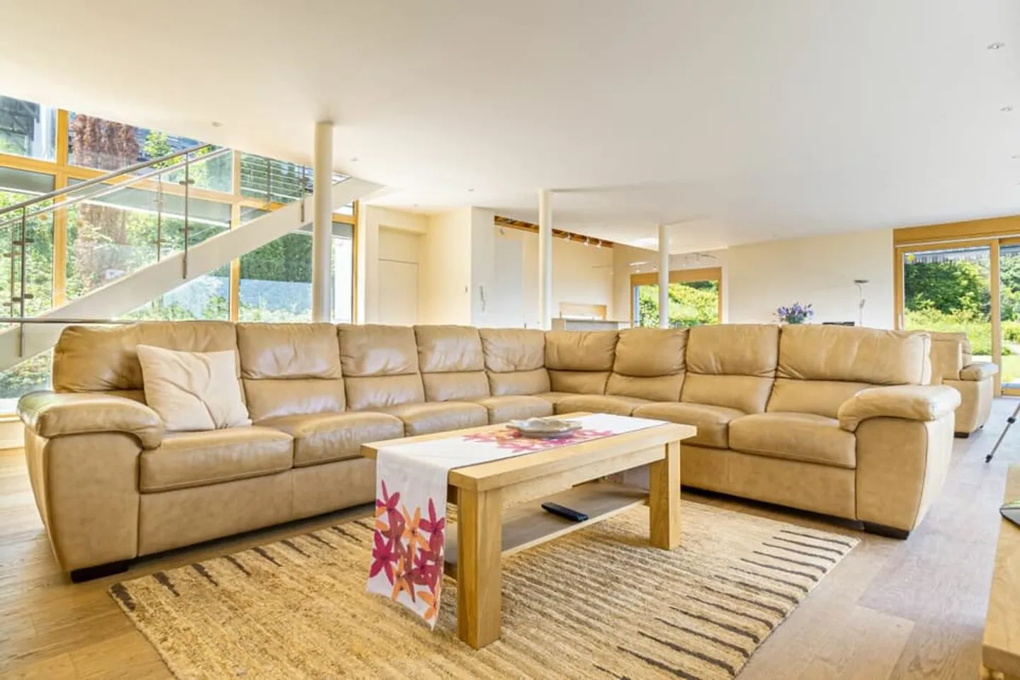 Luxuriöse Architektenvilla mit atemberaubendem 180° Blick auf den Genfersee! - Foto 11 von 13