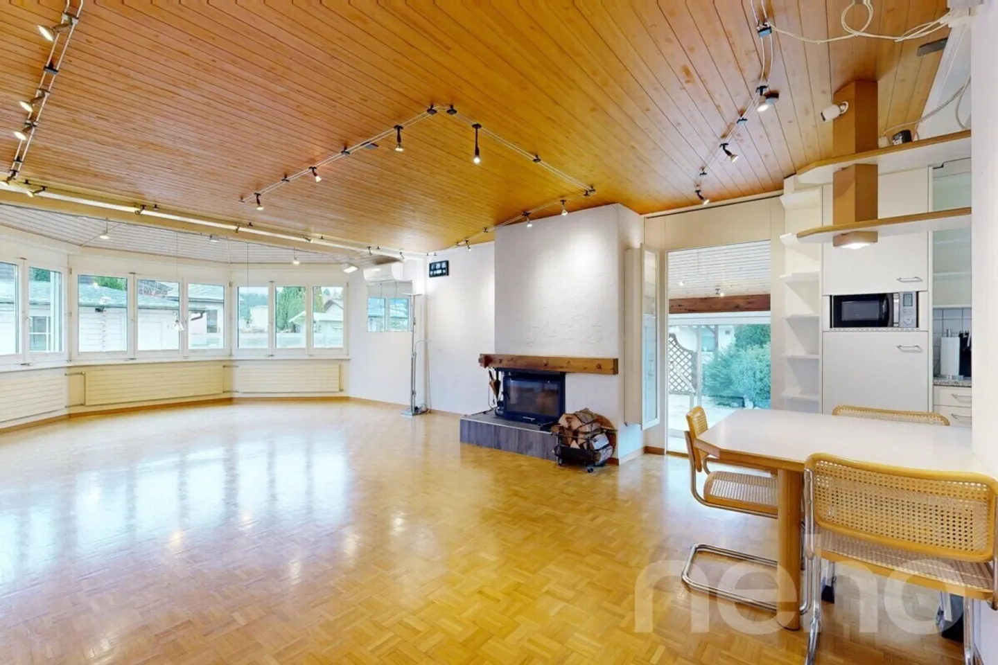 Charmantes 4.5 Zimmer Einfamilienhaus mit grossem Garten inkl. Teich - Foto 3 von 12