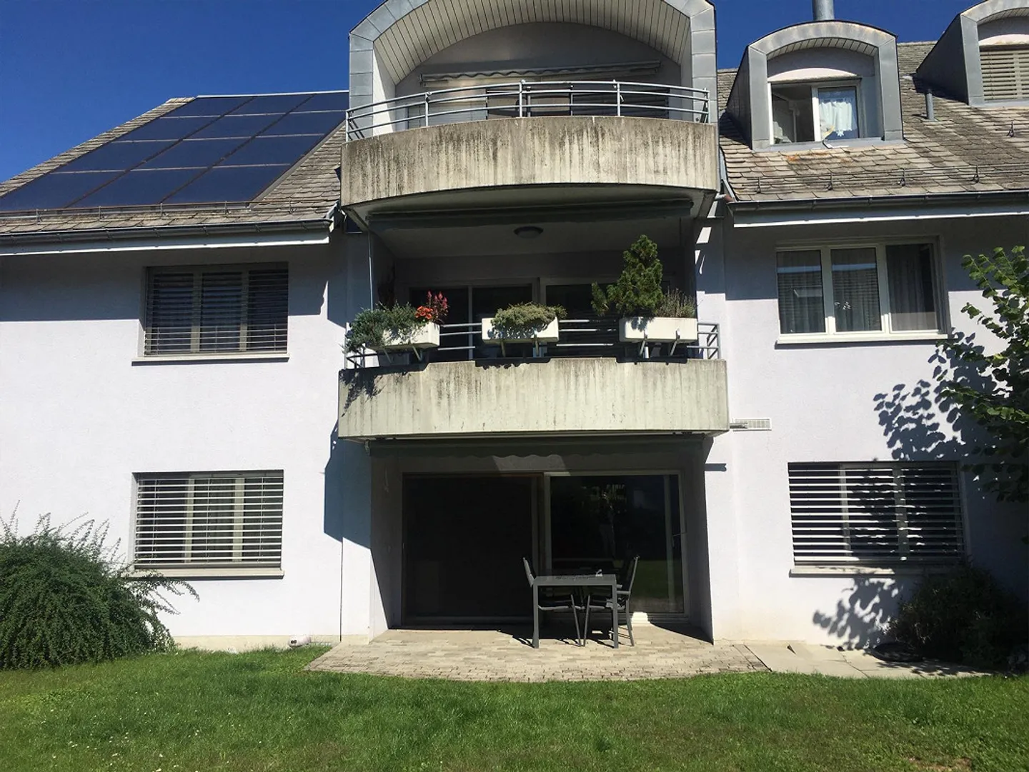 Grosszügige 4.5-Zimmer-Hochparterre-Eigentumswhg. mit Gartensitzplatz - Foto 1 von 11