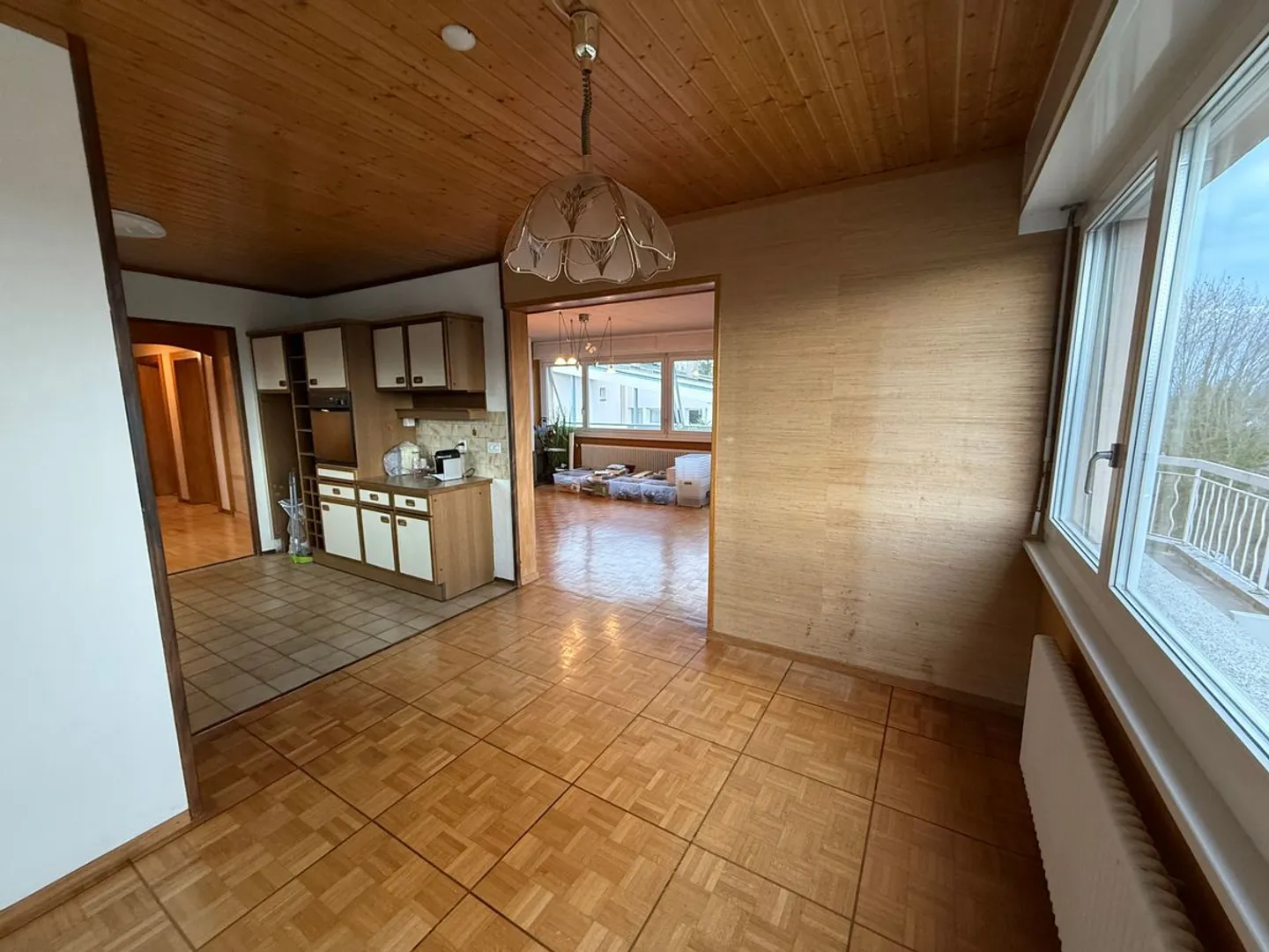 Opportunité de rénovation! Appartement de 95 m2 avec jardin proche de l'EPFL dan - Photo 4 sur 10