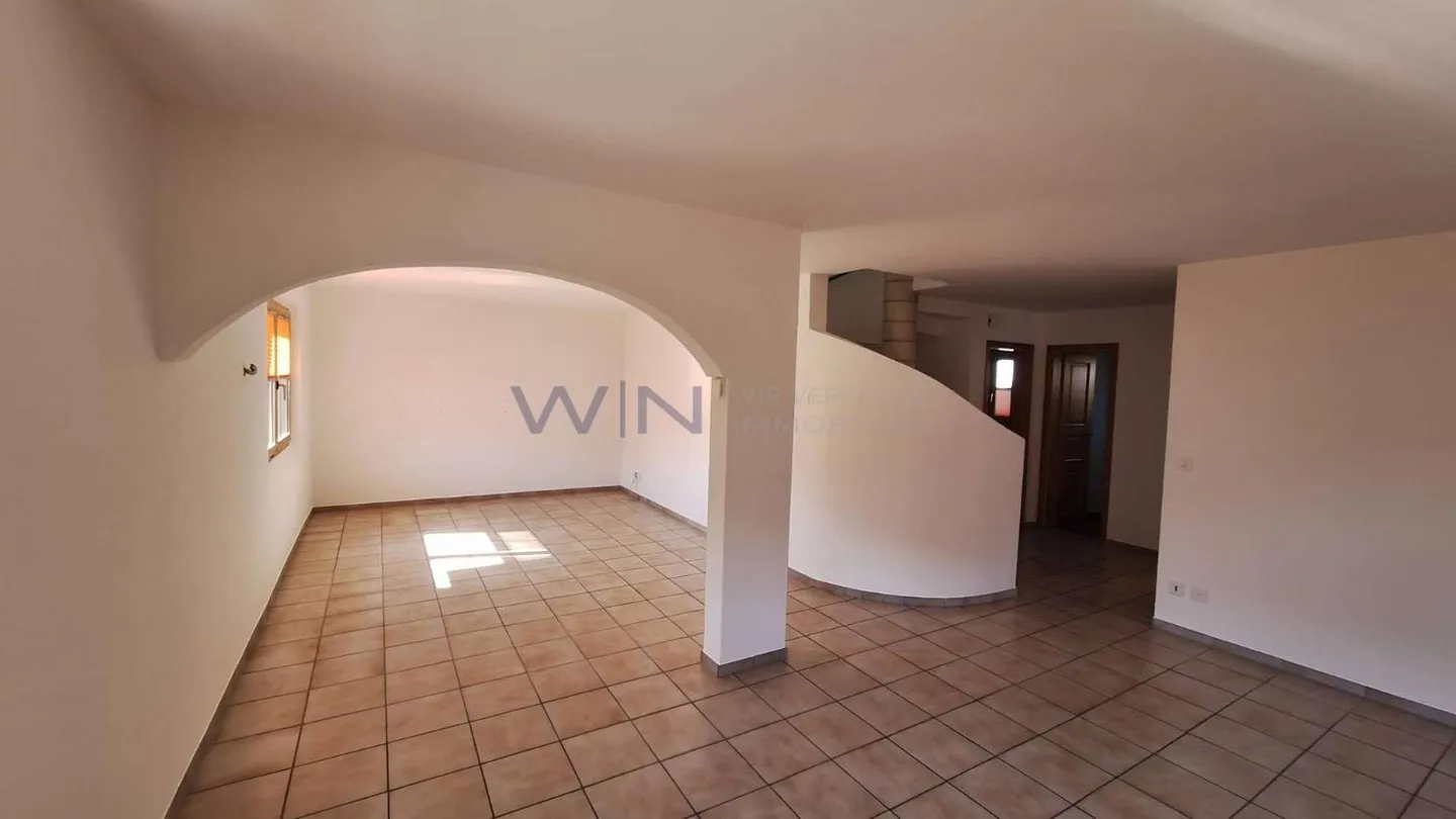 Maison familiale spacieuse - Photo 4 sur 12