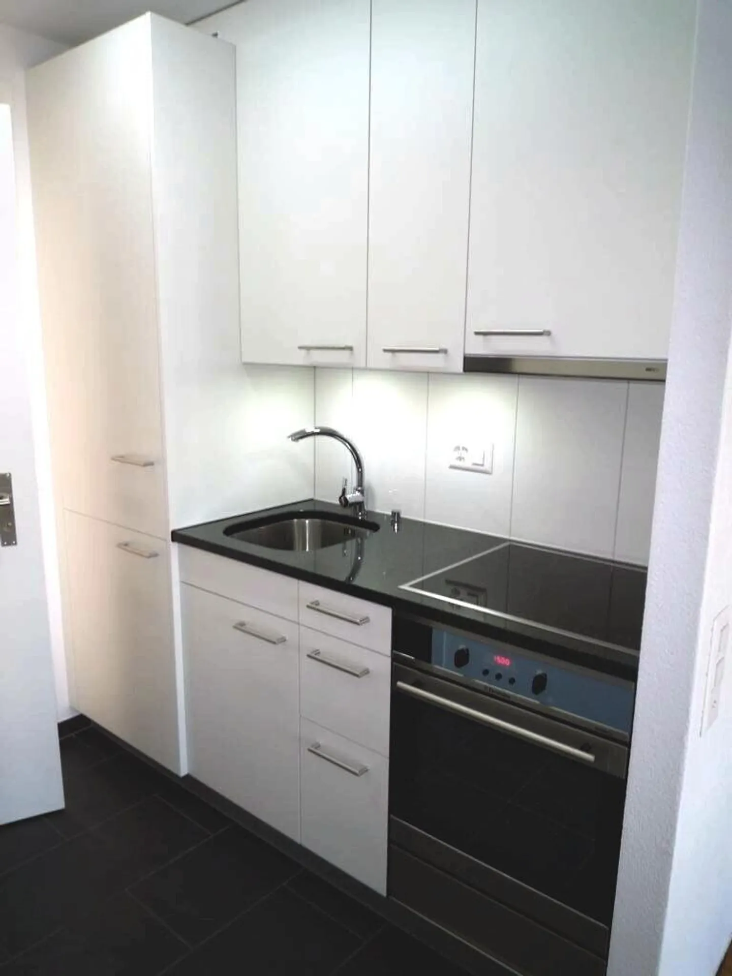 Moderno appartamento 1 stanza di 25 m² al 1° piano con balcone - Foto 2 di 8