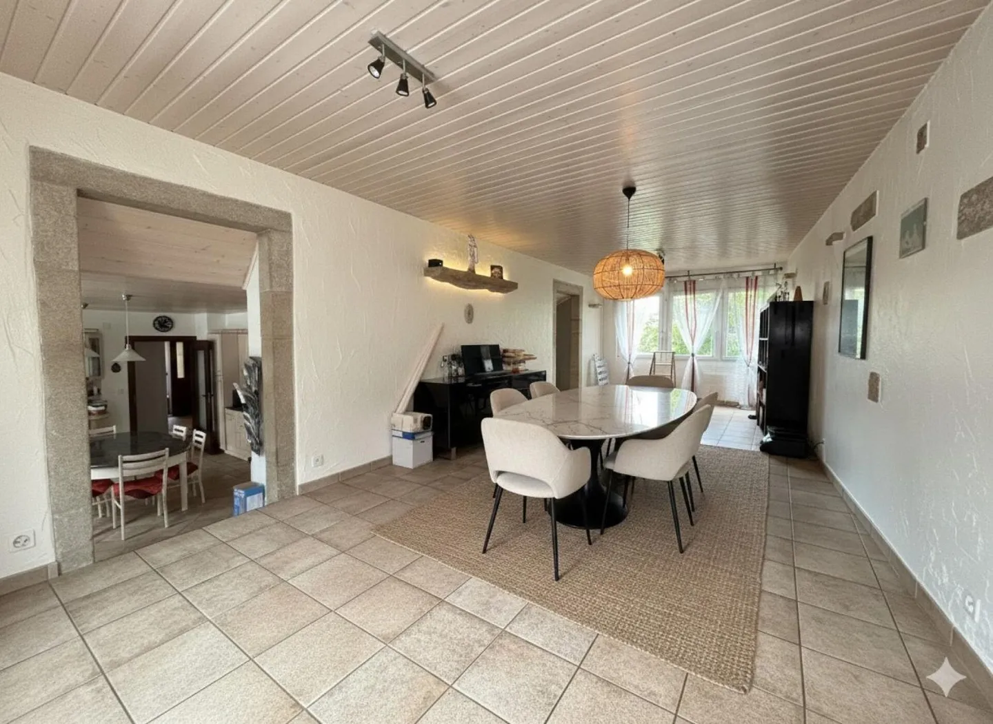 Unique Single-Family Home with 8 Rooms - Photo 4 of 13
