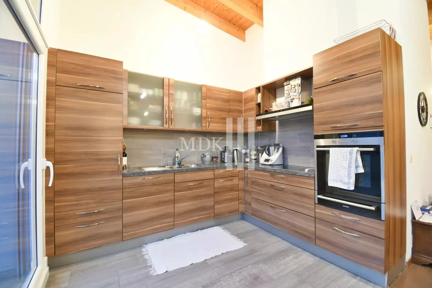 3.5 Room Apartment - Photo 3 of 9