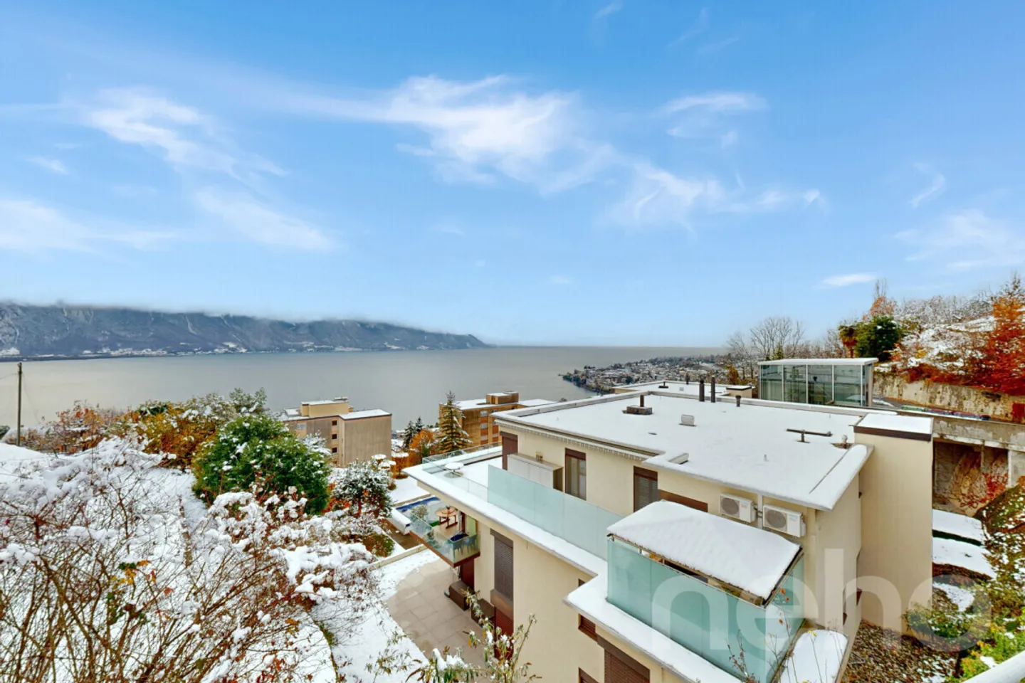 Rez-de-jardin d?exception avec piscine chauffée et vue lac?Alpes - Photo 1 sur 12