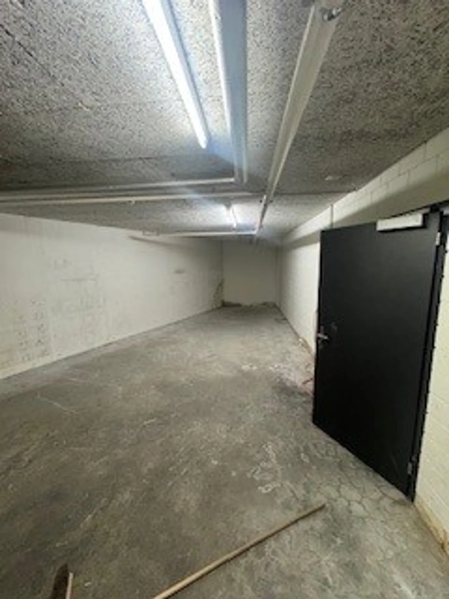 Espace de stockage dans le magasin spécialisé Brüttisellerkreuz - Photo 2 sur 2