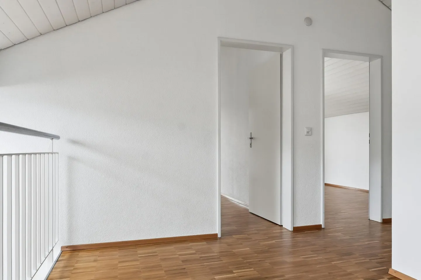 Moderne & helle 5.5-Zimmer-Maisonette-Wohnung an zentraler Lage - Foto 10 di 14