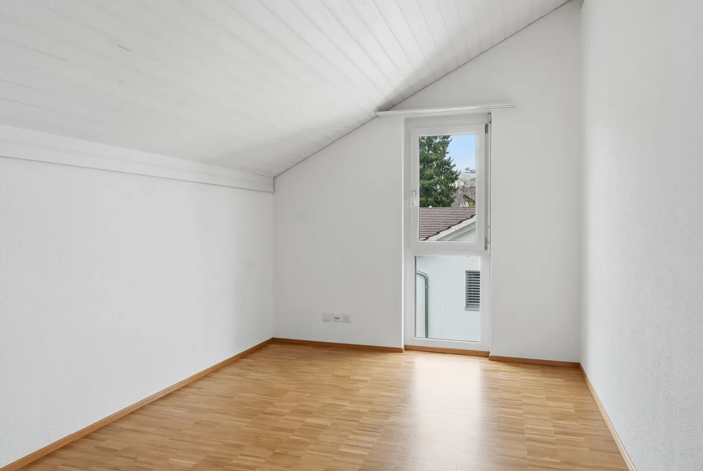 Moderne & helle 5.5-Zimmer-Maisonette-Wohnung an zentraler Lage - Foto 11 di 14