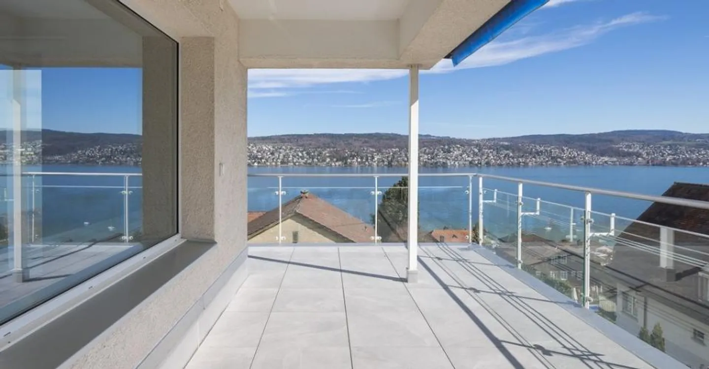 Vivere con panorama sul lago di Zurigo - Casa unifamiliare ristrutturata a Kilchberg - Foto 1 di 11