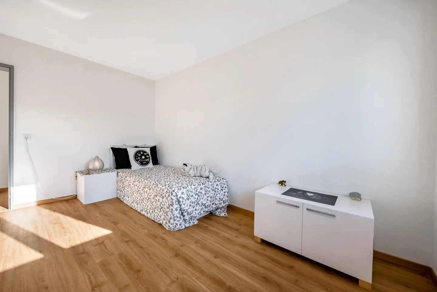 Jewel in Bremgarten is looking for you! - Photo 8 of 11