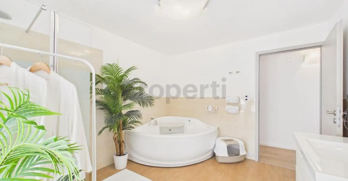 4.5-room house with pool in Roveredo GR - Photo 8 of 11