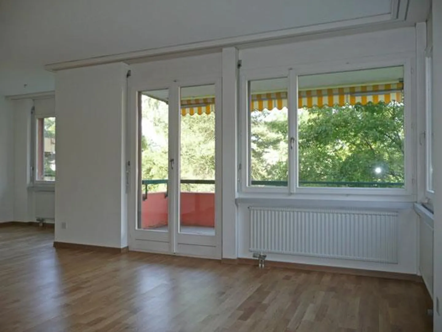 Appartement dans un quartier résidentiel calme - limité jusqu'au 31.08.2026 ! - Photo 3 sur 7