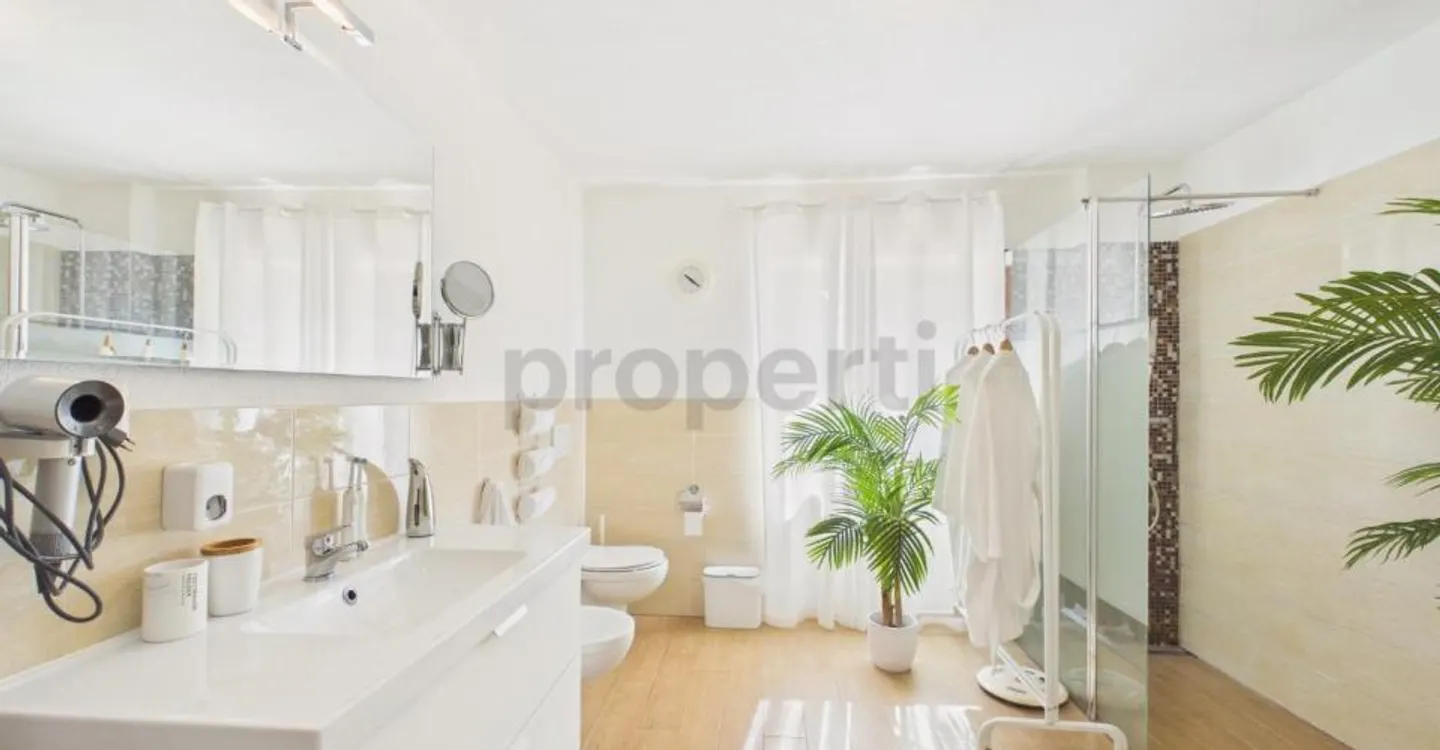 4.5-room house with pool in Roveredo GR - Photo 7 of 11