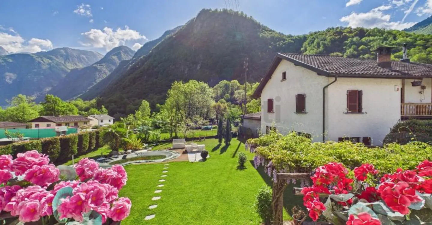 4.5-room house with pool in Roveredo GR - Photo 10 of 11