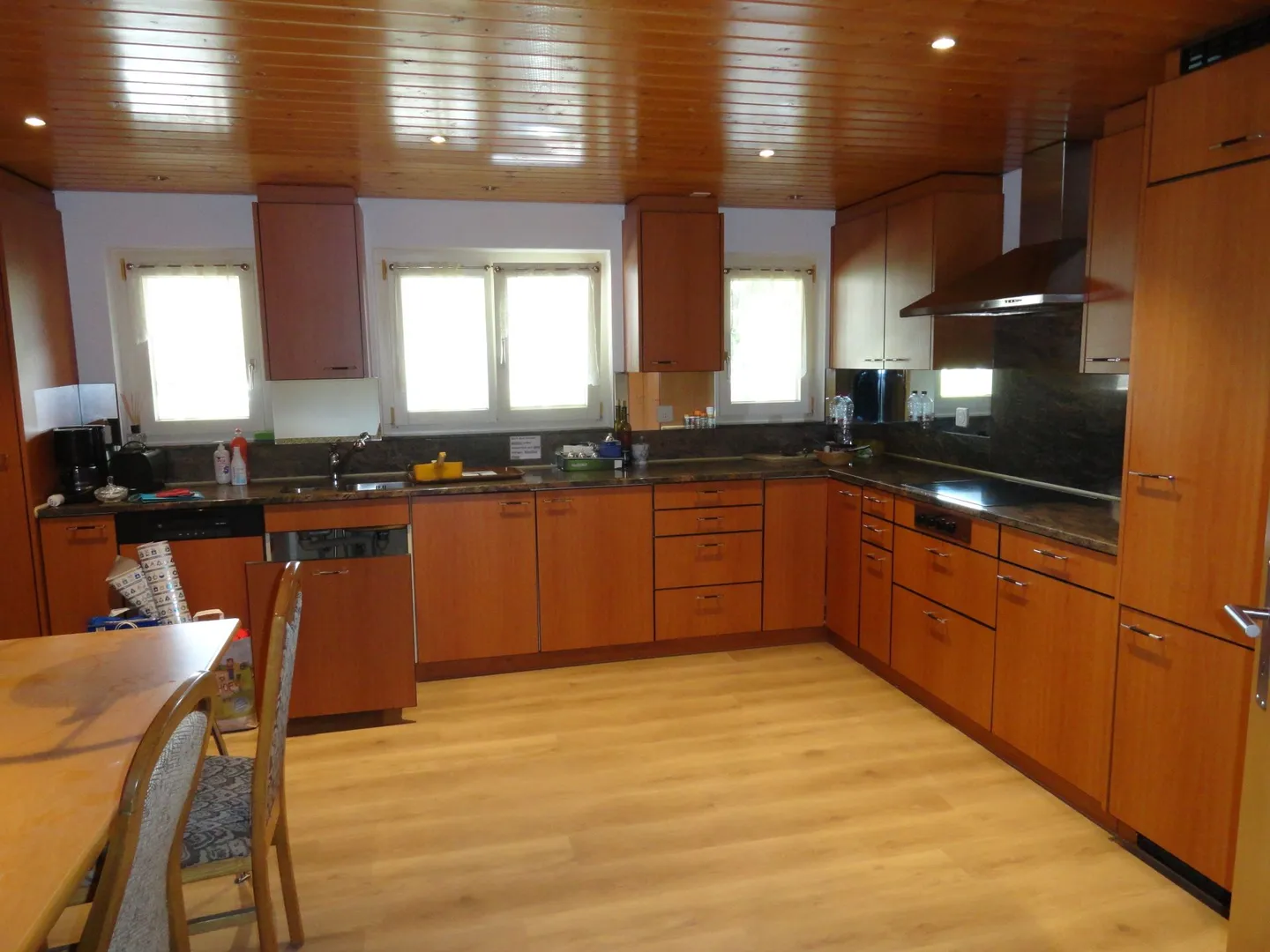 Camera arredata nel cuore di Madiswil - Foto 4 di 4