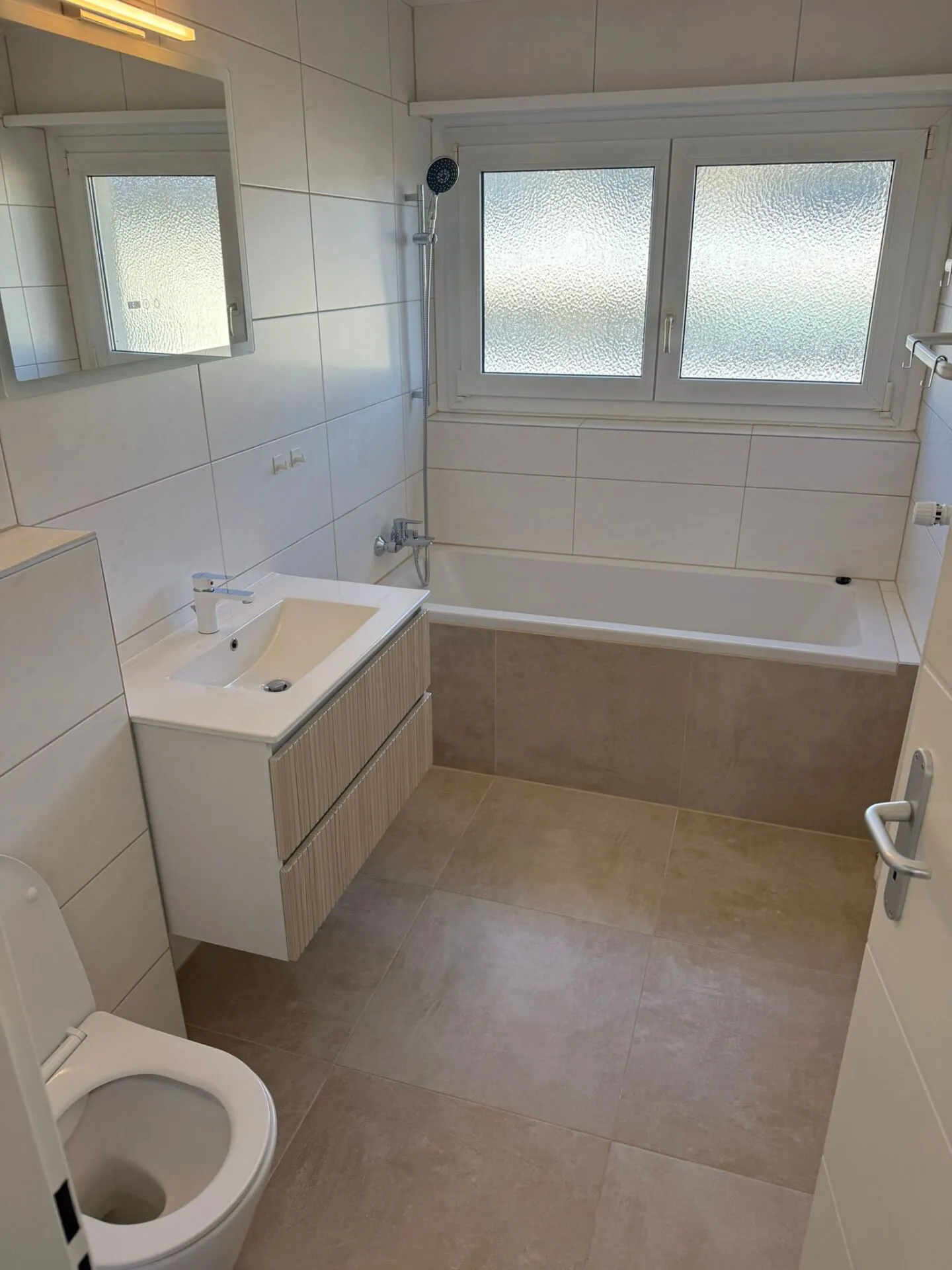 4.5 Zimmer - Wohnung im 1. OG - Foto 7 di 8