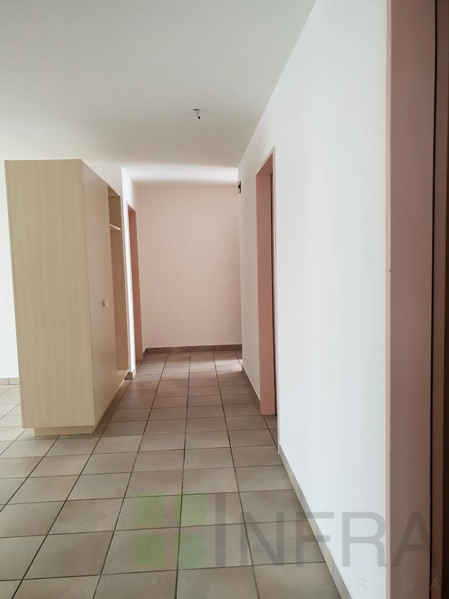 Appartement spacieux de 4 pièces - Photo 5 sur 8