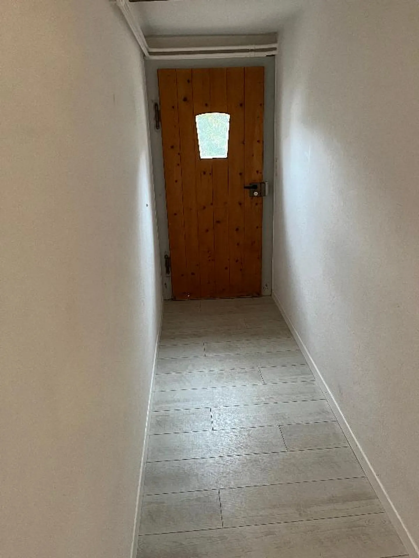 2 Room Furnished Living Object - Photo 2 of 5