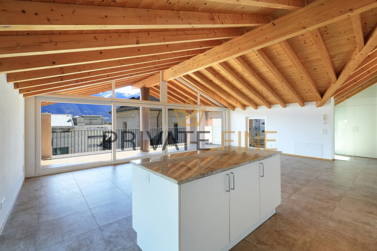 Charmante Attikawohnung in Minusio - Foto 1 von 4