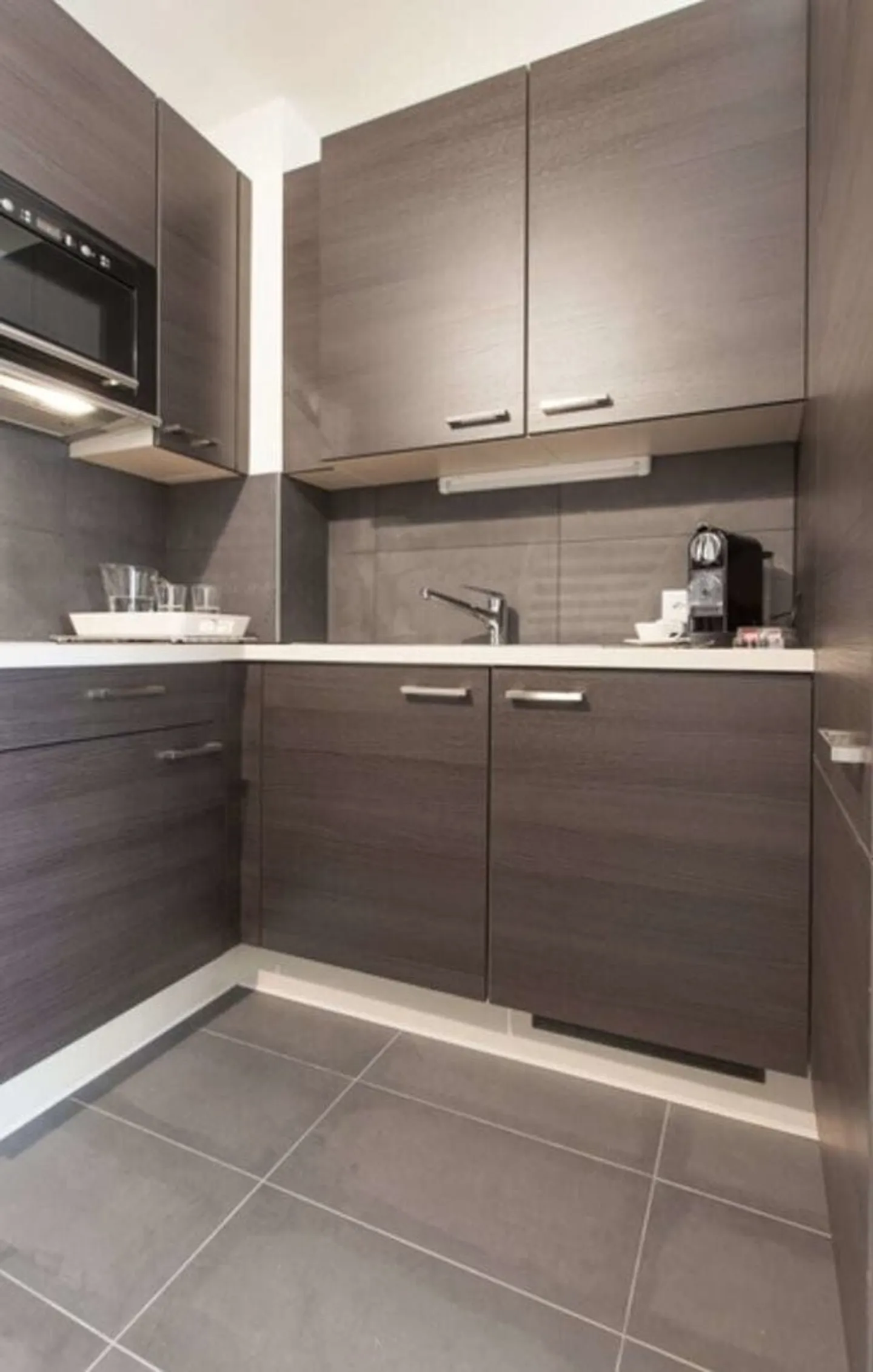 Bel appartement meublé près de l'aéroport - Photo 3 sur 8