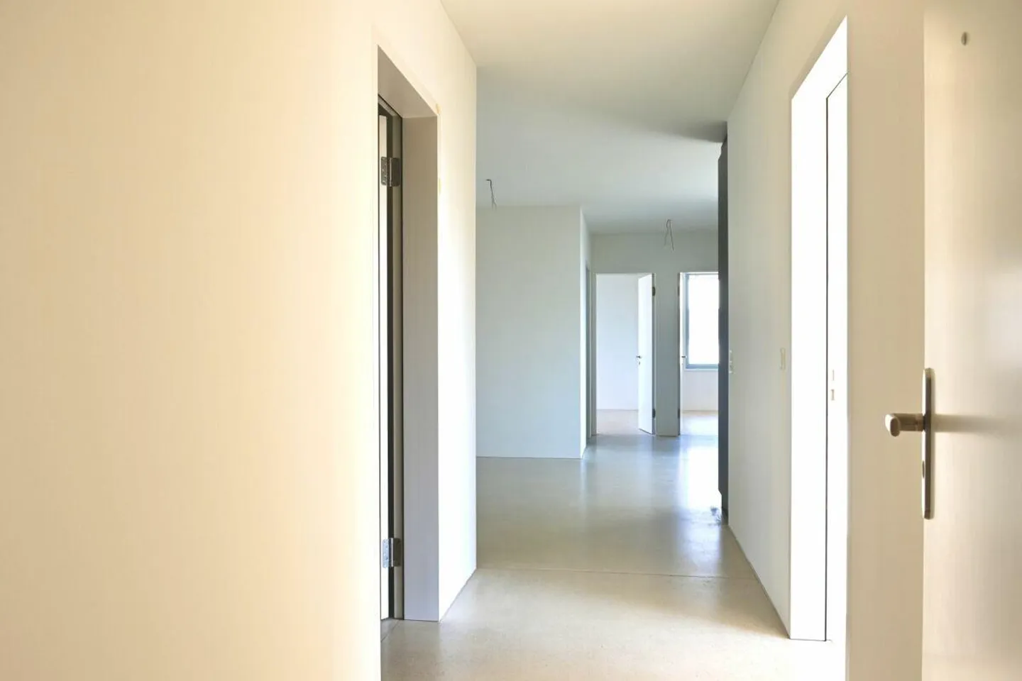 Moderno e Affascinante - La Tua Nuova Casa a Flawil - Foto 3 di 12
