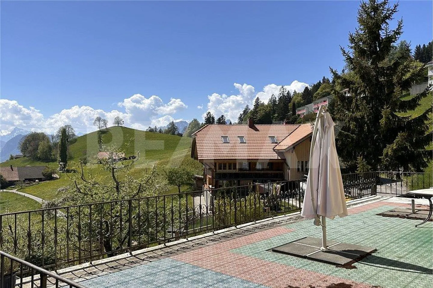 4-family house in a quiet, sunny location with a wide view - investment property - Photo 11 of 13