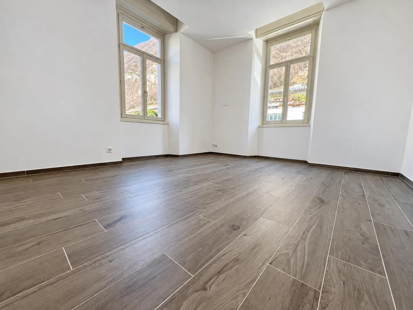 4.5 high standing rooms with private garden in Capolago - Photo 8 of 11