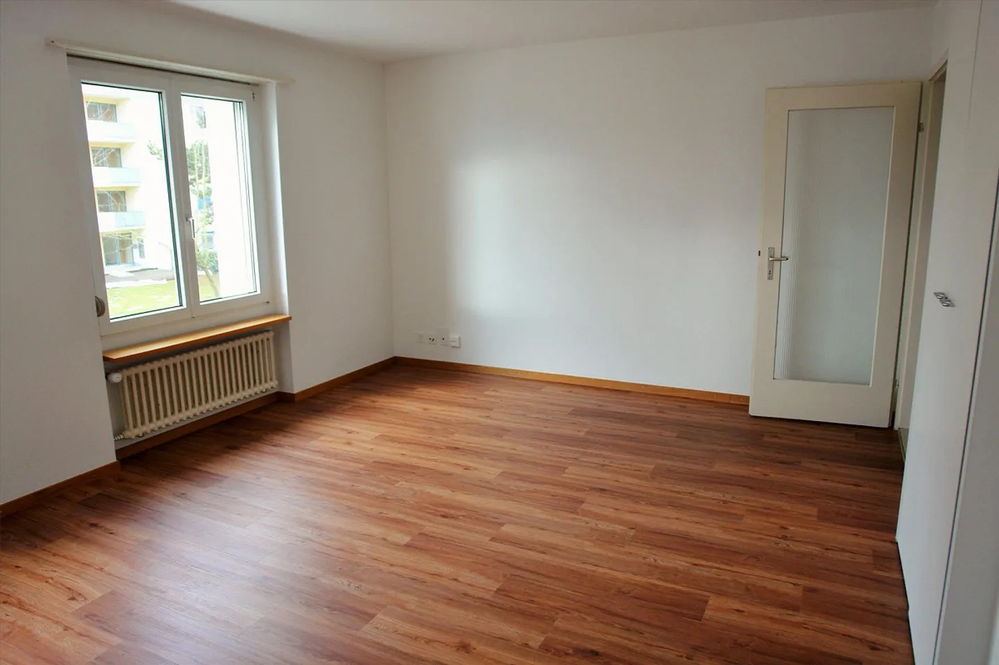 Living in a quiet location "Rent without deposit" - Photo 4 of 5