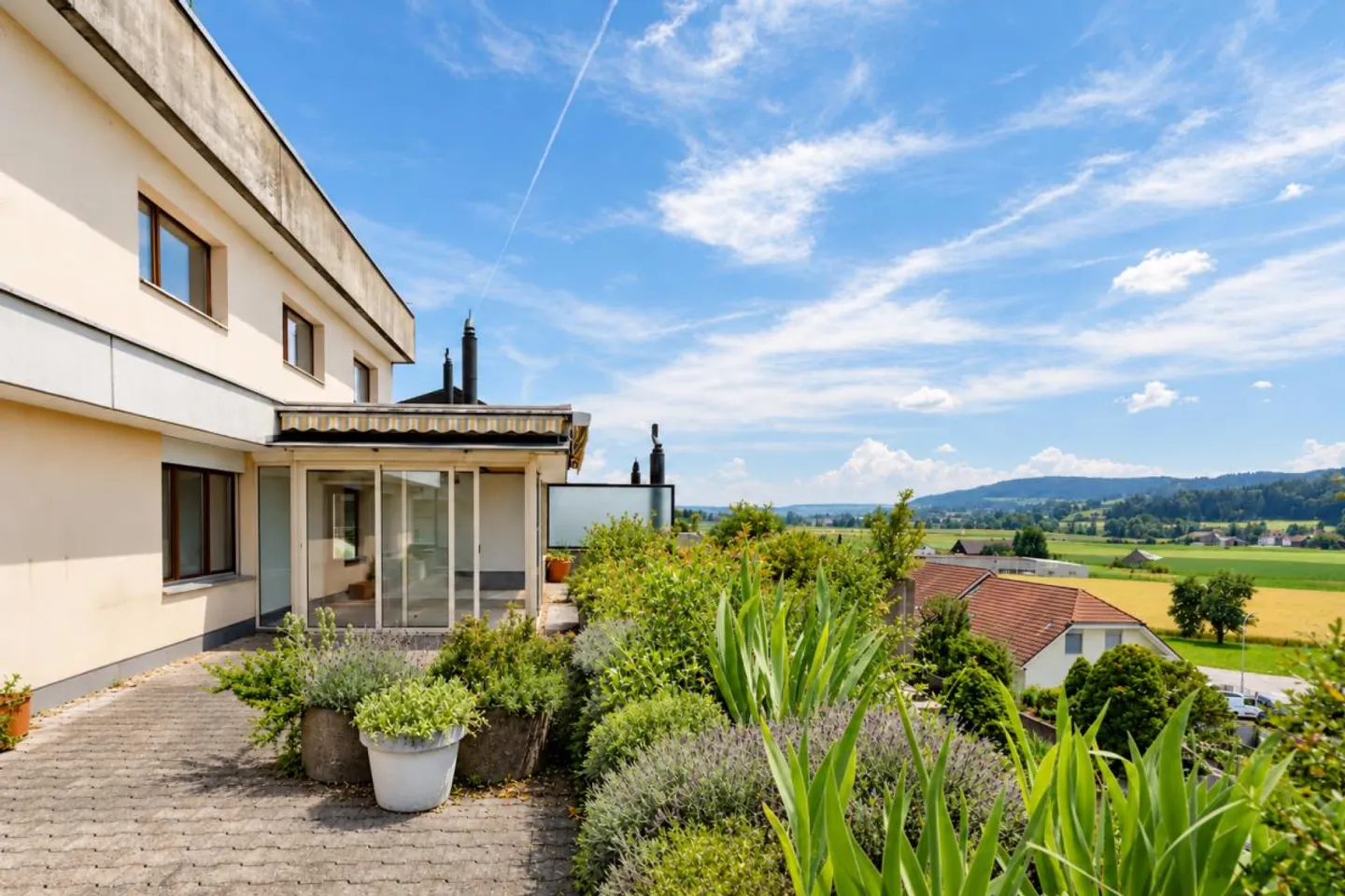 Terrassenhaus mit Weitblick - Foto 1 von 6