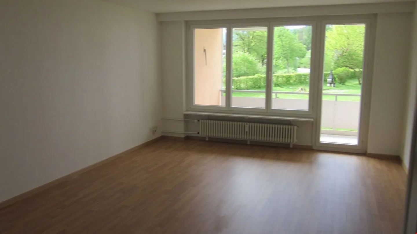 Sonne und Weitsicht geniessen! Schöne und grosszügige 3.5-Zi-Whg. in oberster Etage mit grossem Balkon und Lift! Sicht zur Thur und den Churfirsten! - Foto 3 von 6