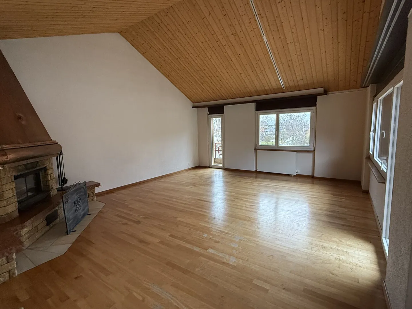 Ampio appartamento duplex in attico su due piani - Foto 5 di 26