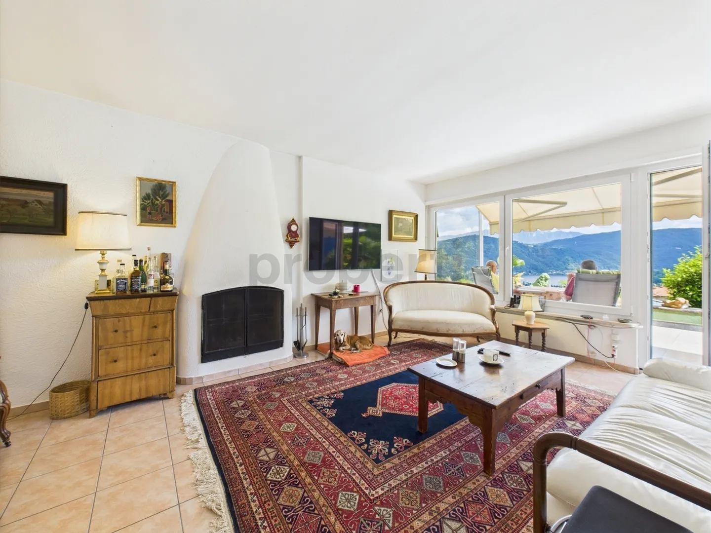 Incantevole villa con vista lago e piscina a Pura - Foto 2 di 13