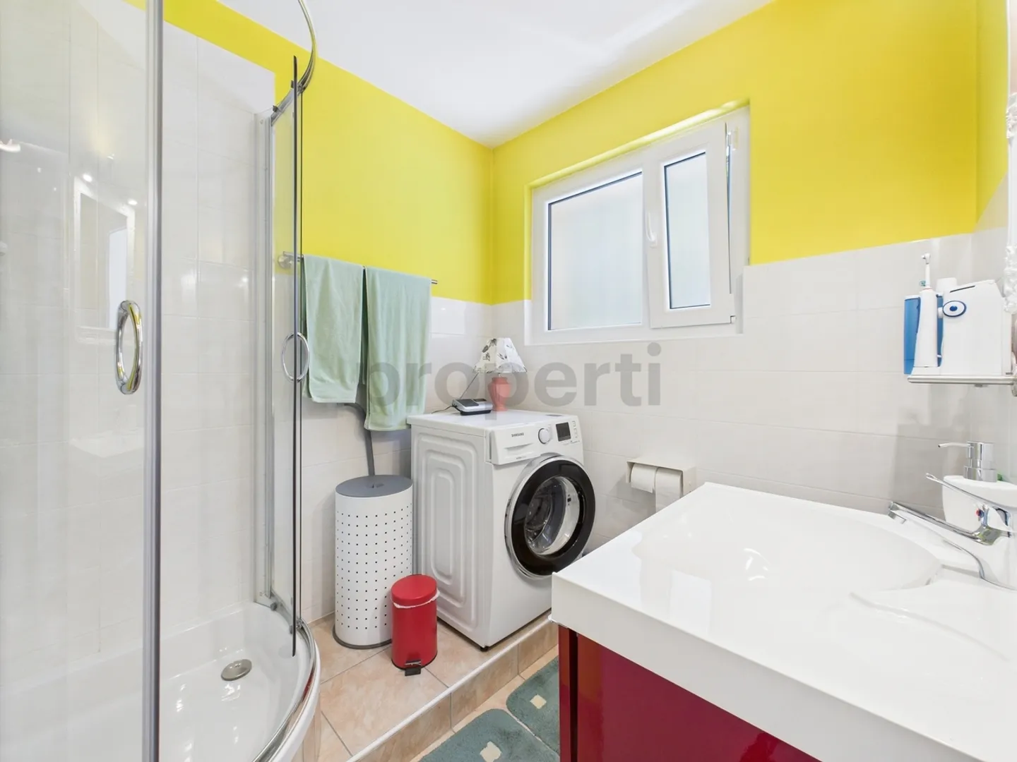 Incantevole villa con vista lago e piscina a Pura - Foto 9 di 13