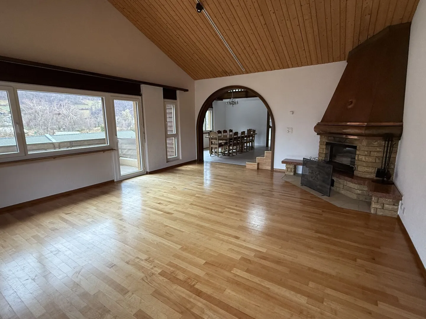 Ampio appartamento duplex in attico su due piani - Foto 6 di 26